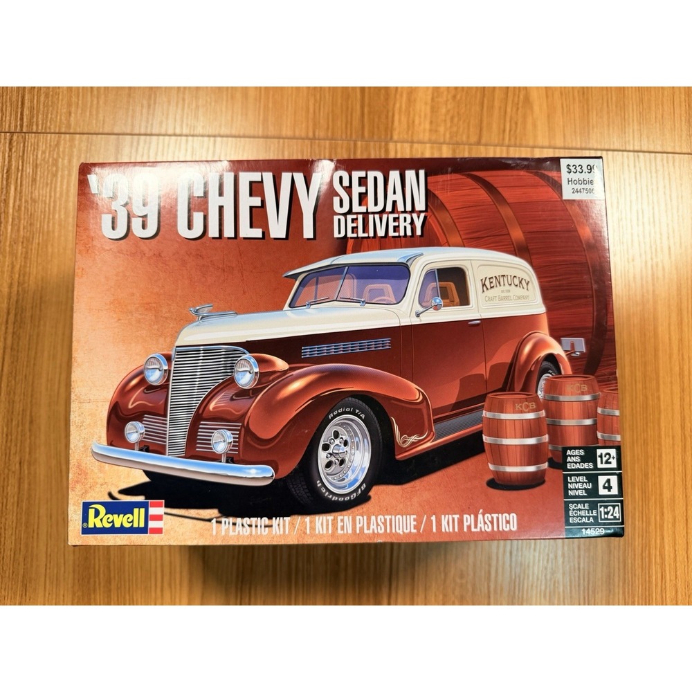 Assembled Revell 1/24 '39 Chevy Sedan Delivery Model Car Built w/ Box & Decals